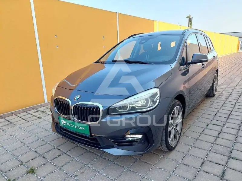 2019 BMW 218