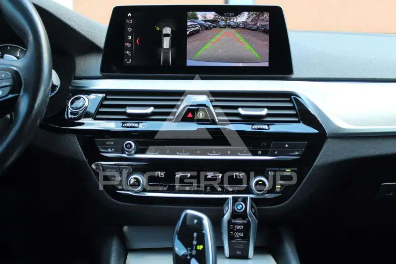 2019 BMW 525