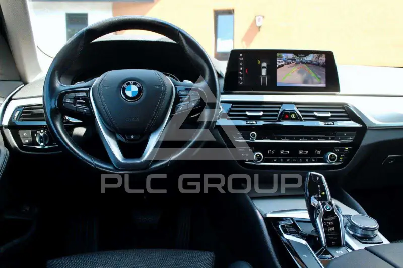2019 BMW 525