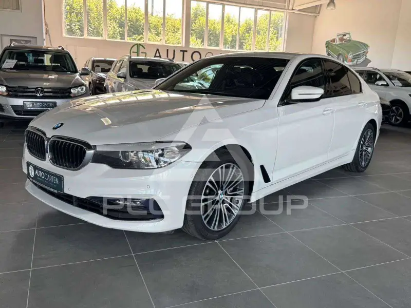 2019 BMW 525