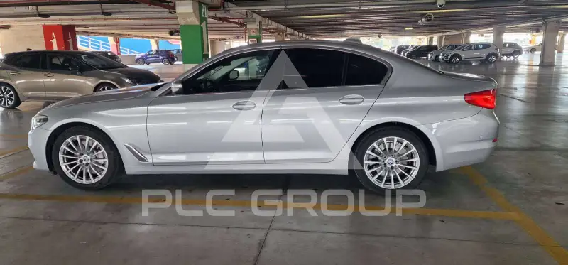 2019 BMW 525
