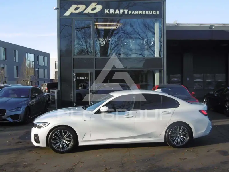 2019 BMW 320
