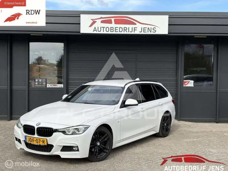 2019 BMW 320