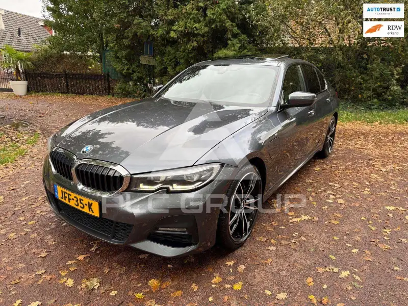 2019 BMW 330