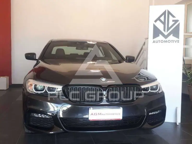 2019 BMW 520