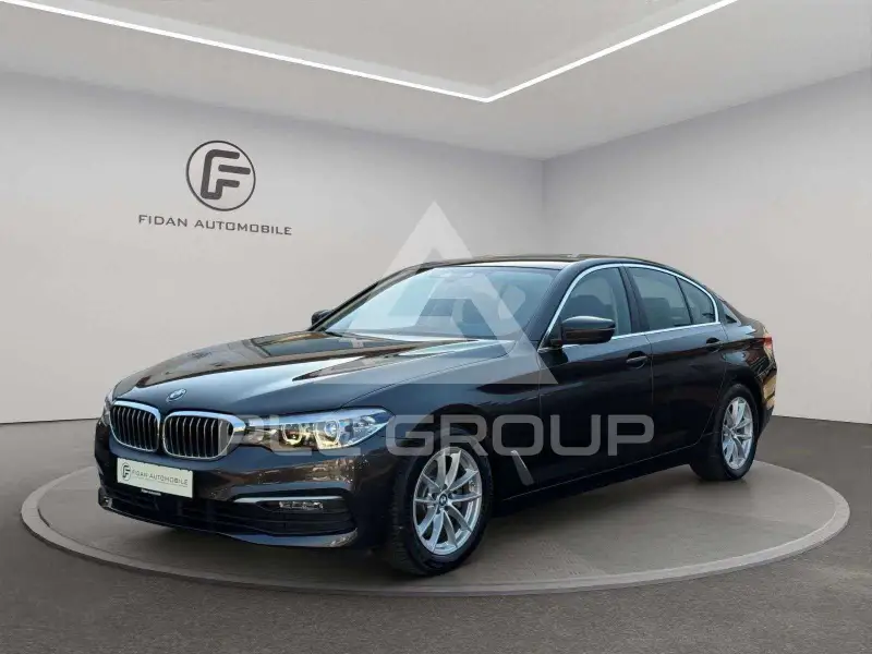 2019 BMW 520
