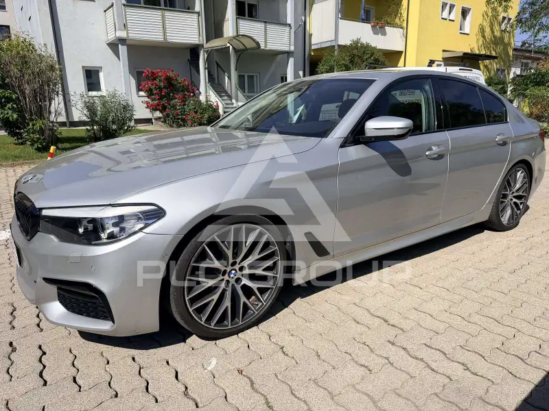 2019 BMW 520