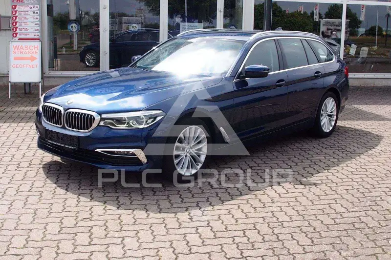 2019 BMW 520