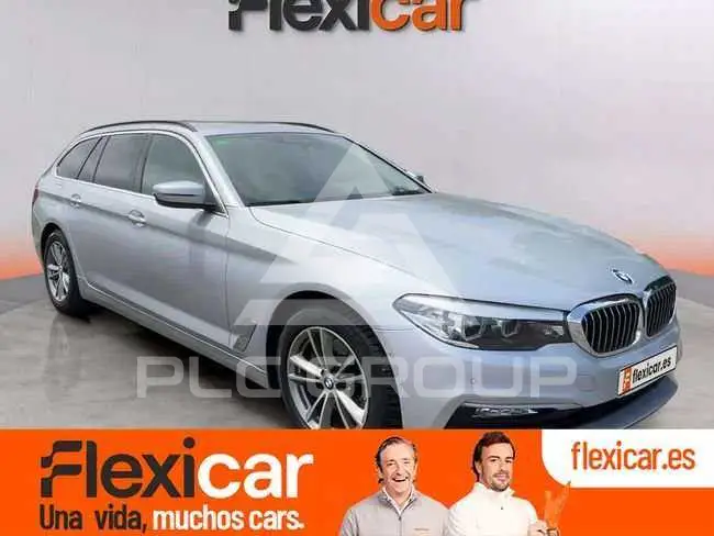 2019 BMW 520