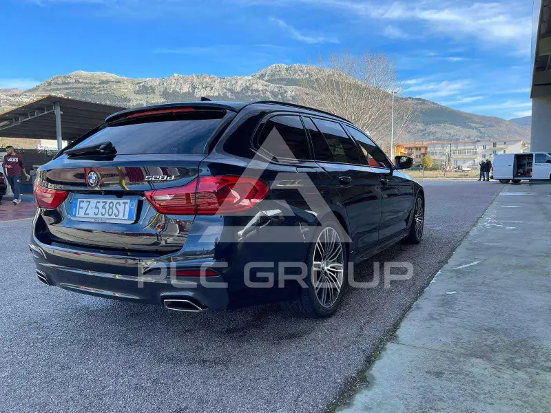 2021 BMW 520