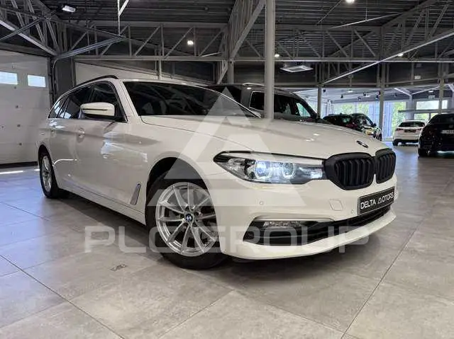 2019 BMW 520