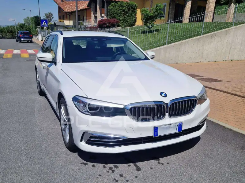 2019 BMW 520