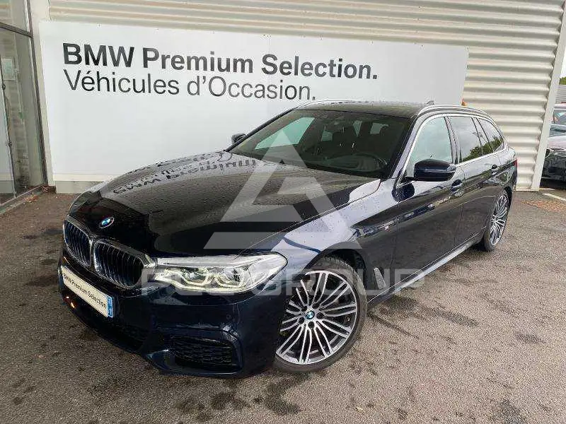 2019 BMW 520