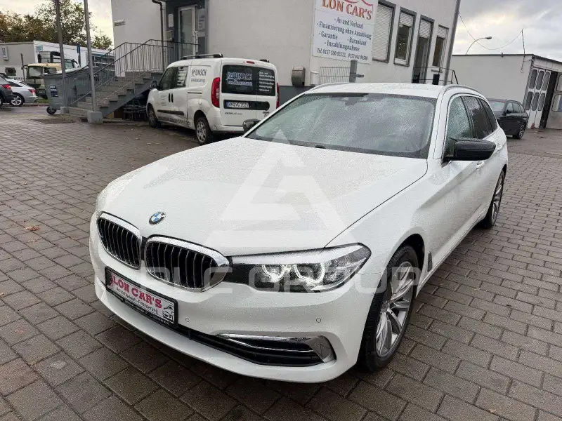 2019 BMW 520