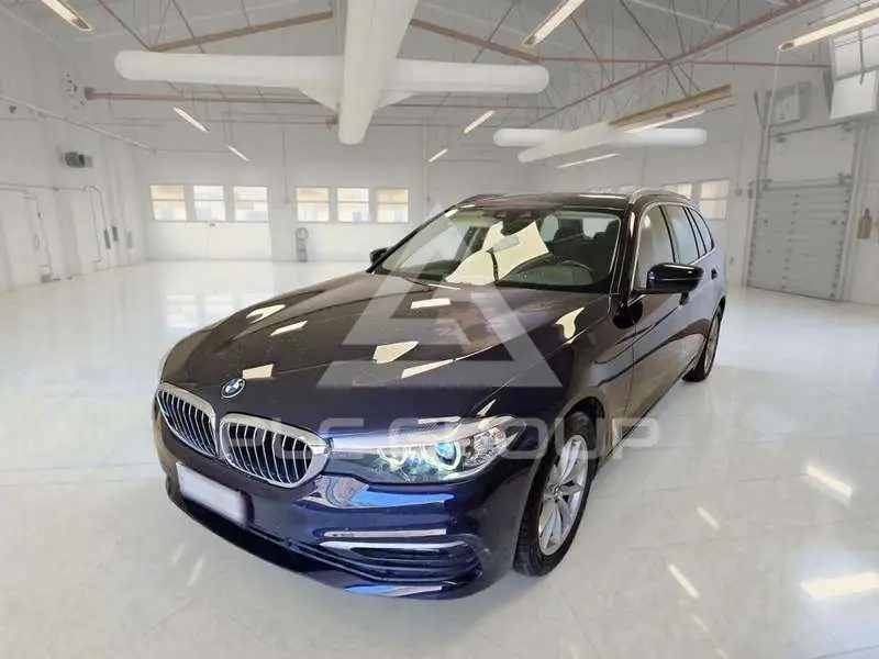 2019 BMW 520