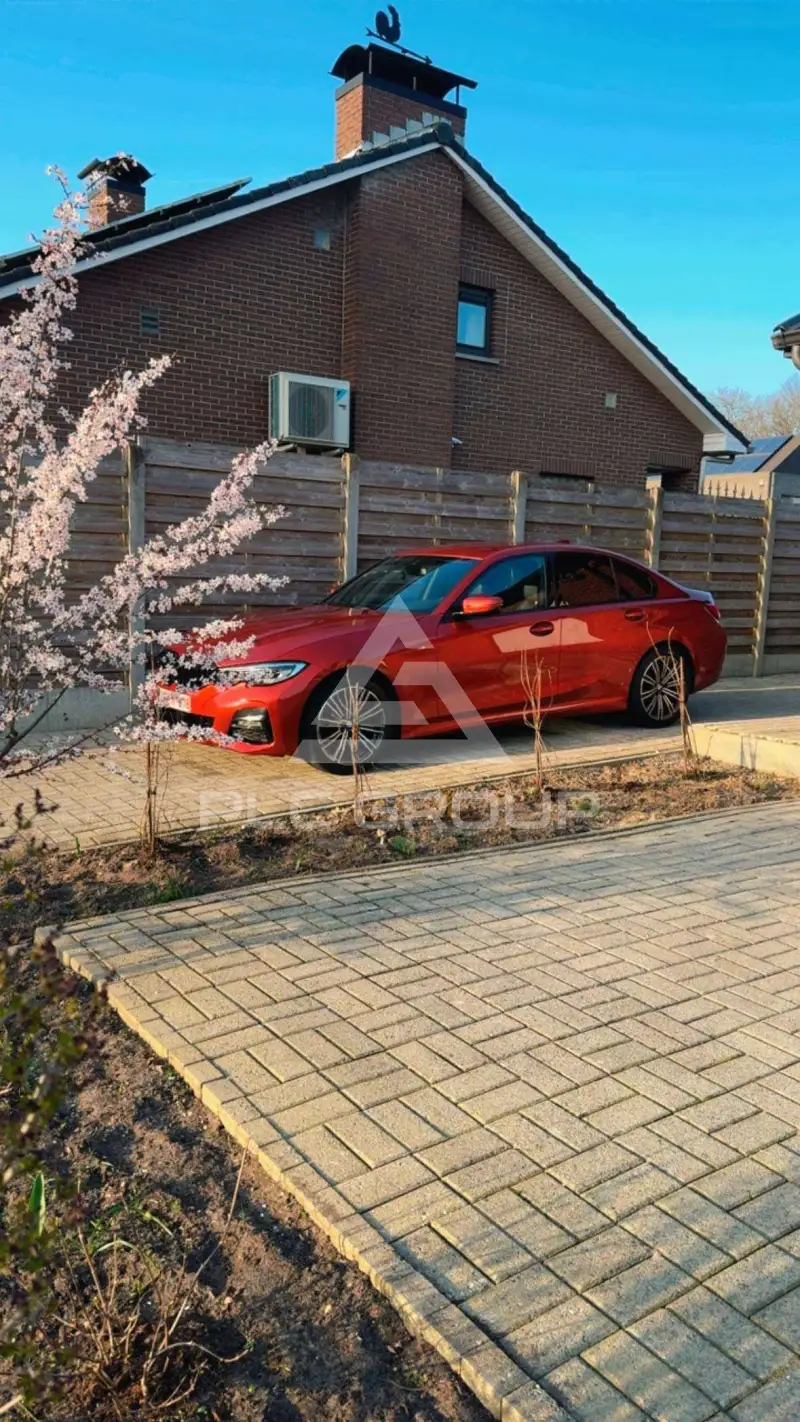 2019 BMW 318