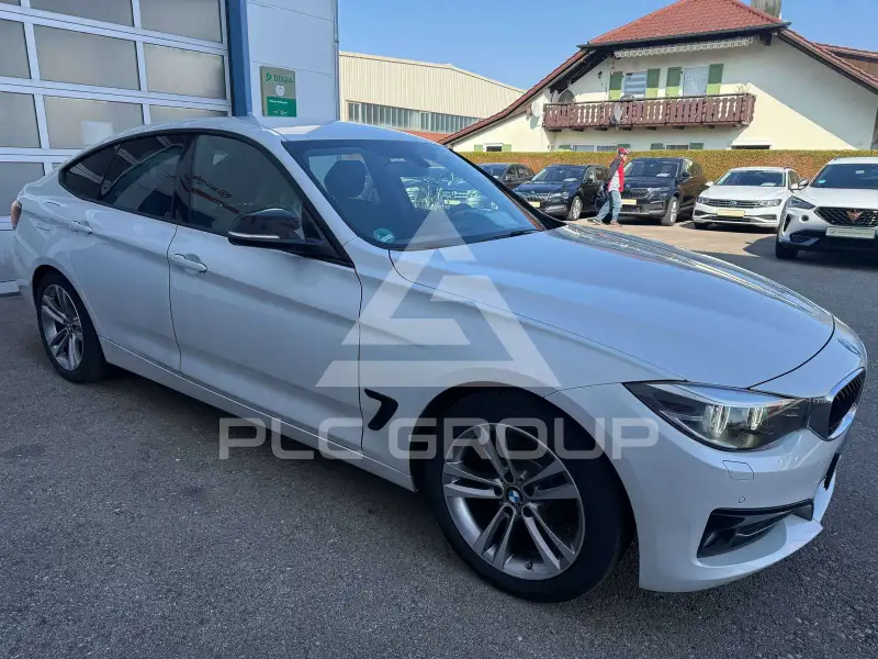 2019 BMW 318