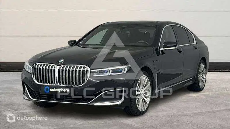 2019 BMW 745