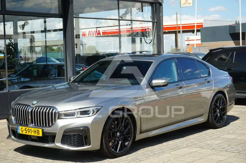 2019 BMW 745
