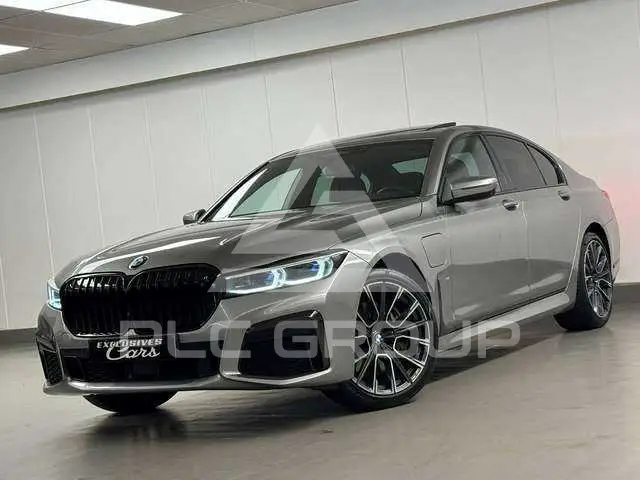 2019 BMW 745
