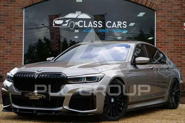 2019 BMW 745