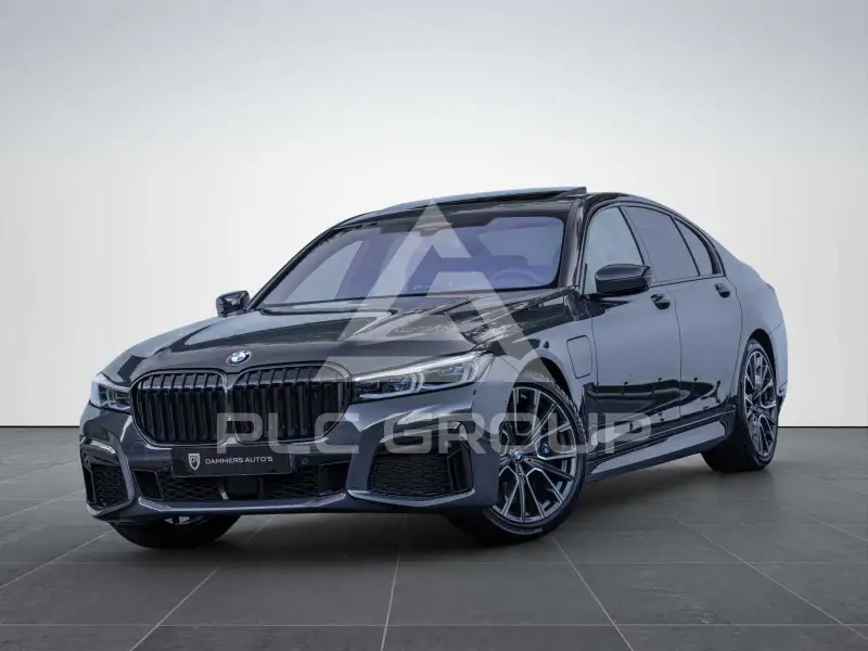 2019 BMW 745