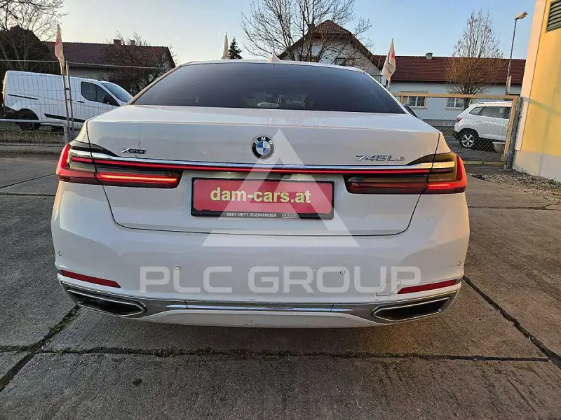 2019 BMW 745