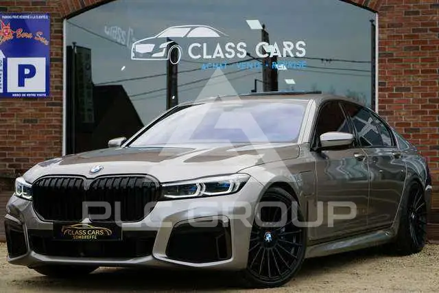2019 BMW 745