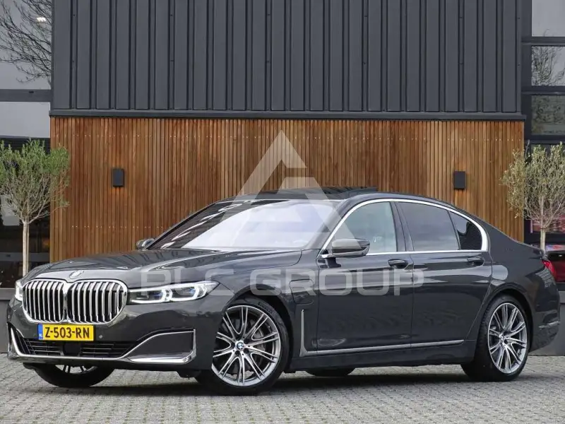 2019 BMW 745