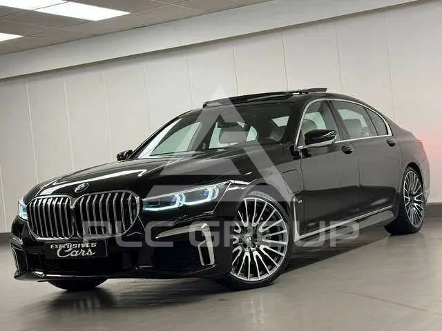 2019 BMW 745