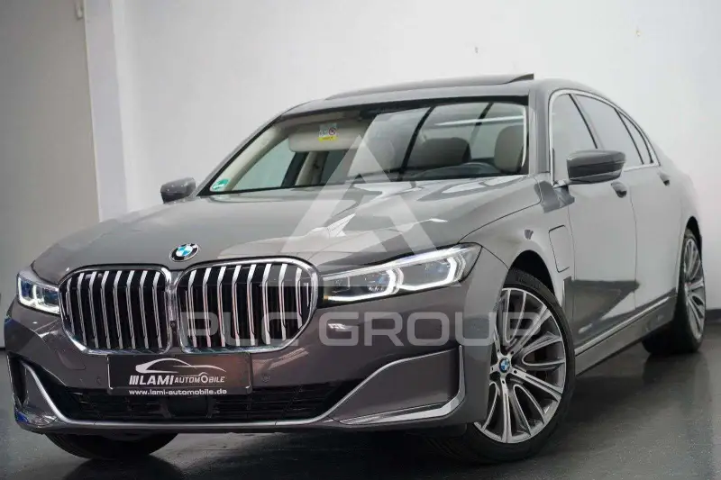 2019 BMW 745