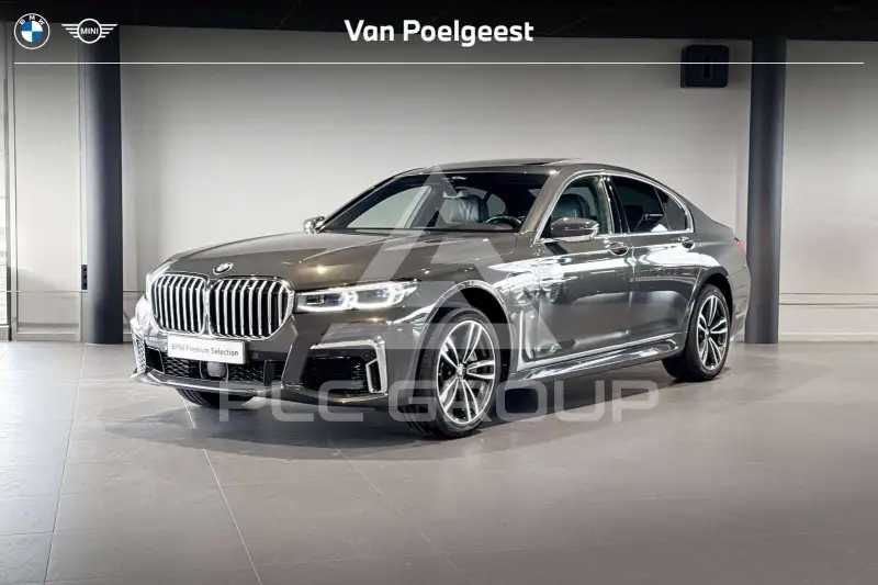 2019 BMW 745