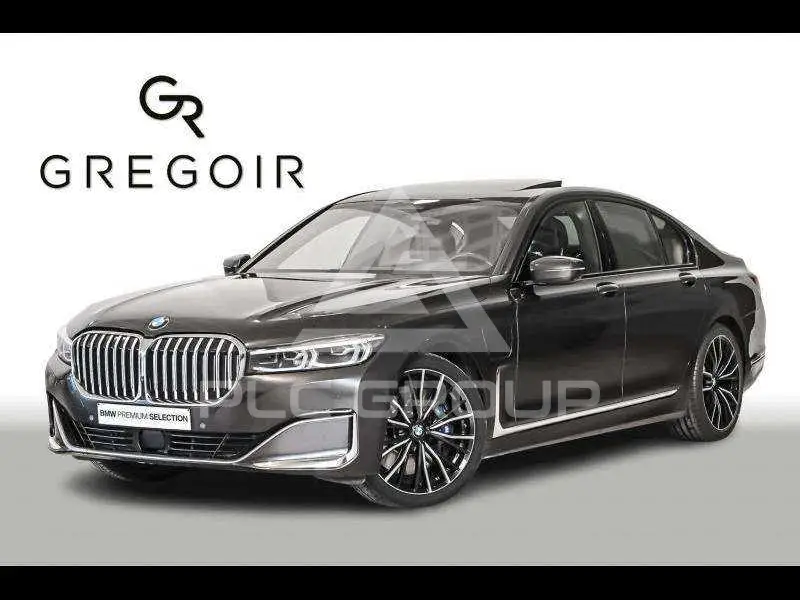 2019 BMW 745