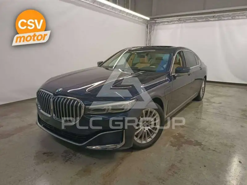 2019 BMW 745