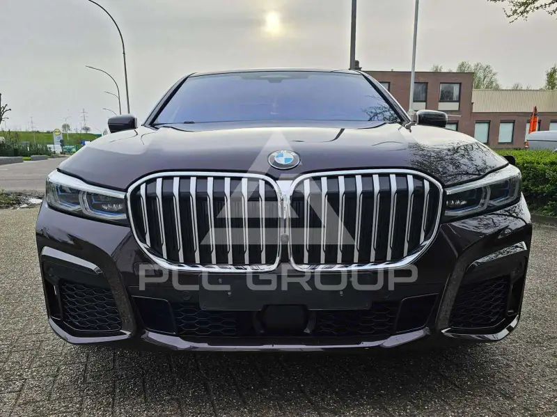 2019 BMW 745