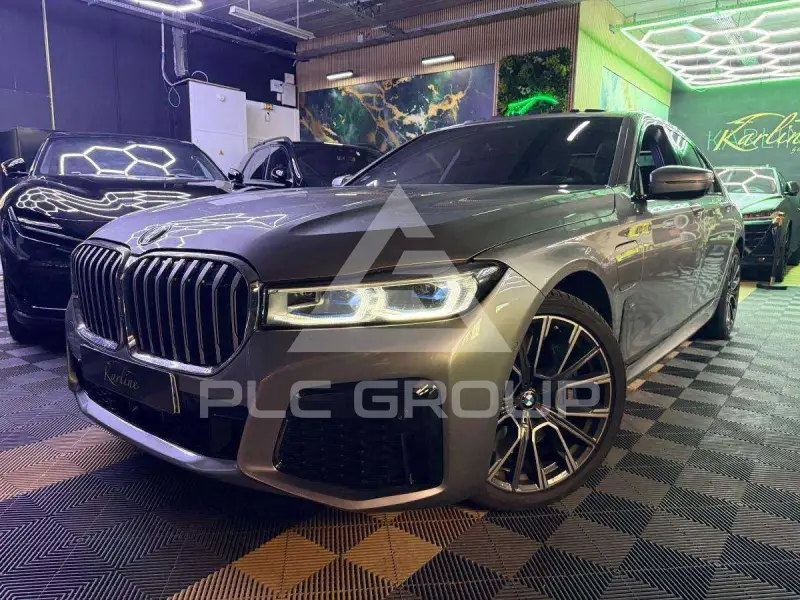 2019 BMW 745