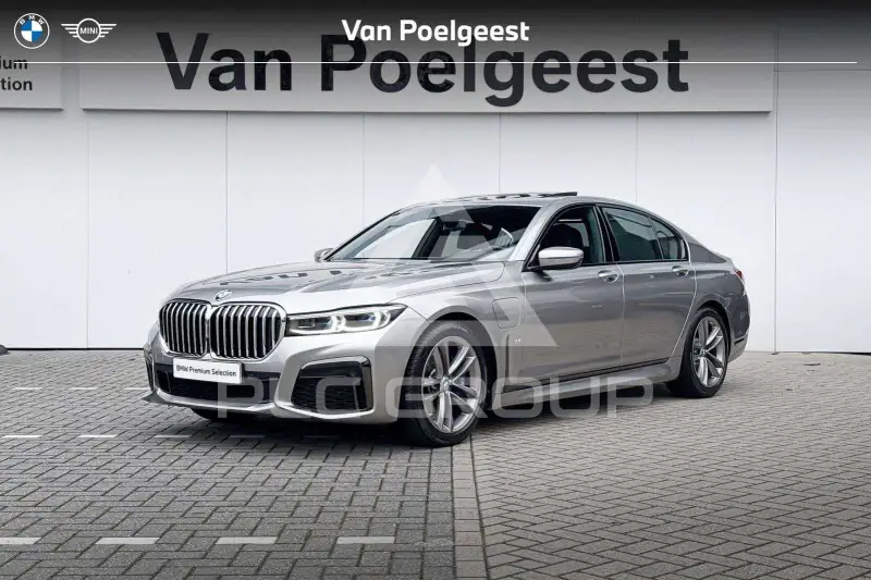 2019 BMW 745