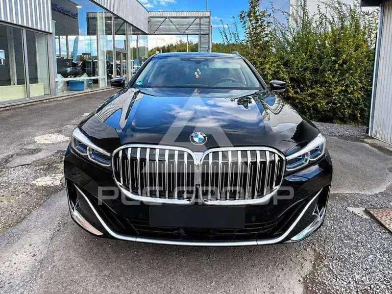 2019 BMW 745