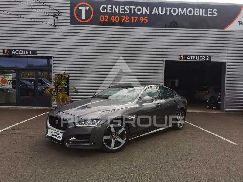 2019 Jaguar XE