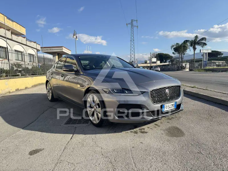 2019 Jaguar XE