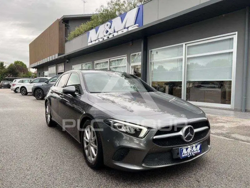 2019 Mercedes Benz A 180
