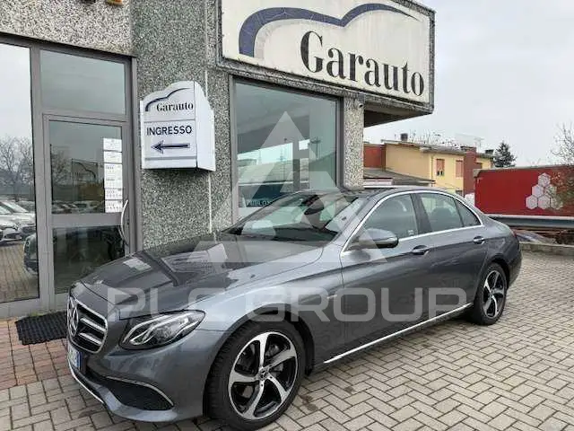 2019 Mercedes Benz E 220