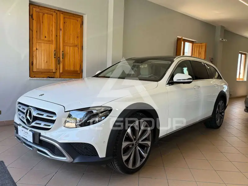 2019 Mercedes Benz E 220