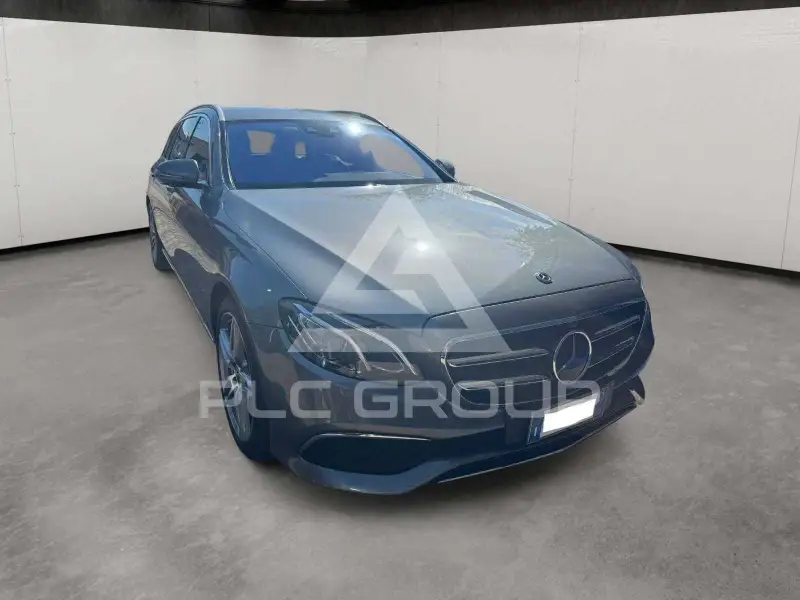 2019 Mercedes Benz E 220