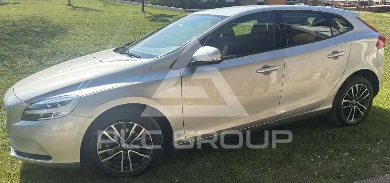 2019 Volvo V40