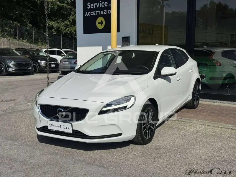 2019 Volvo V40