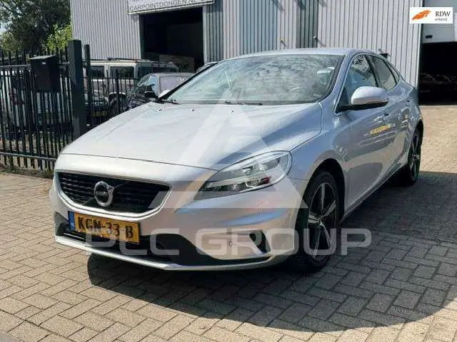 2019 Volvo V40