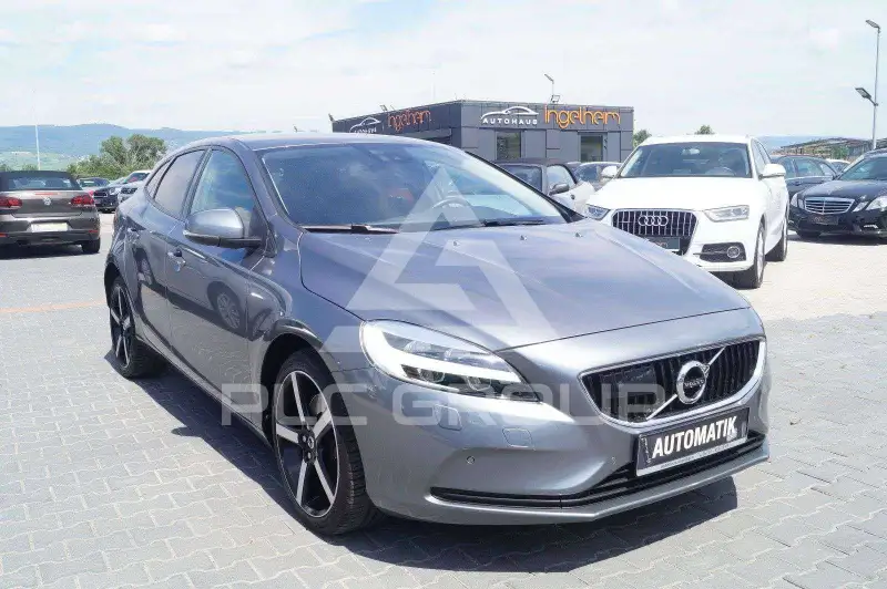 2019 Volvo V40