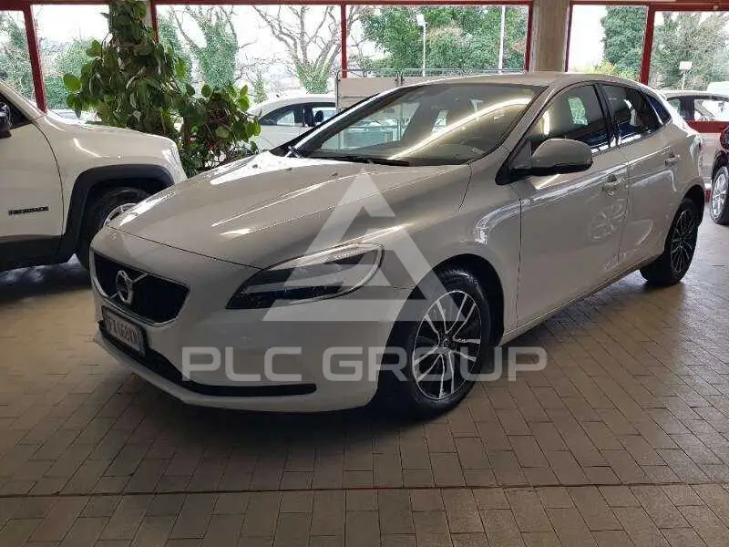 2019 Volvo V40