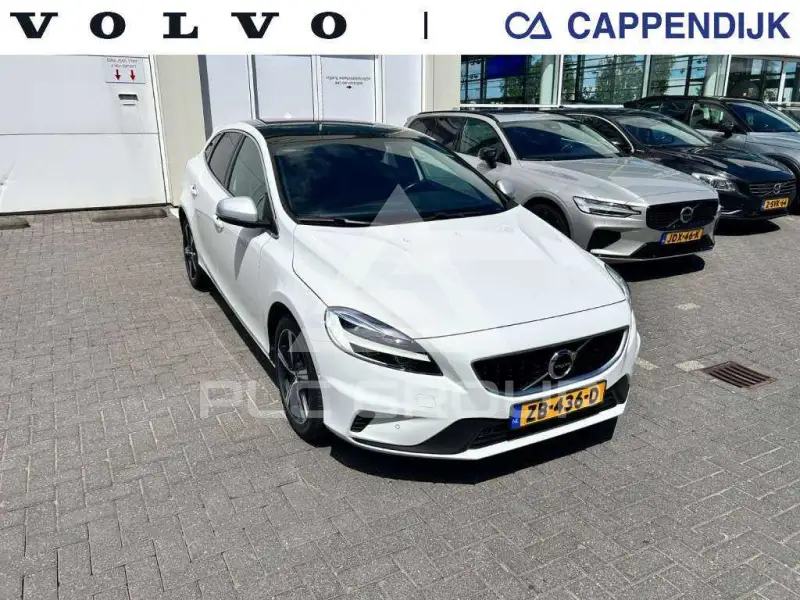 2019 Volvo V40